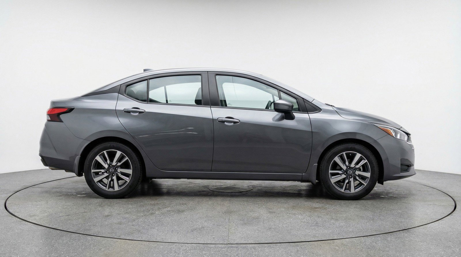 Used 2025 Nissan Versa SV FWD image 11