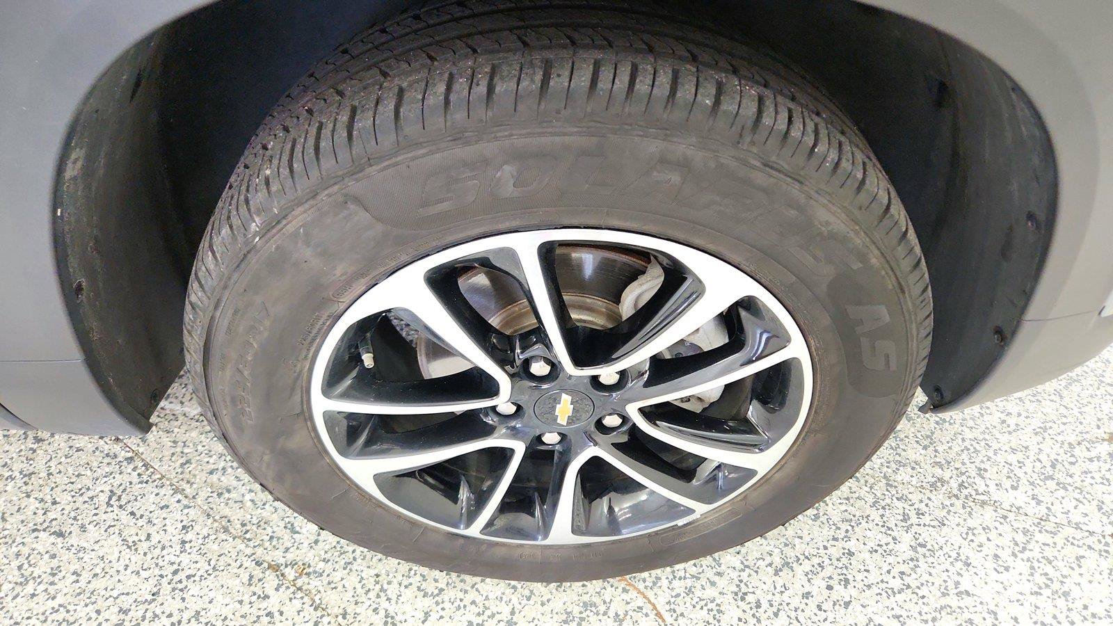 Used 2025 Chevrolet TrailBlazer LT AWD/4WD image 30