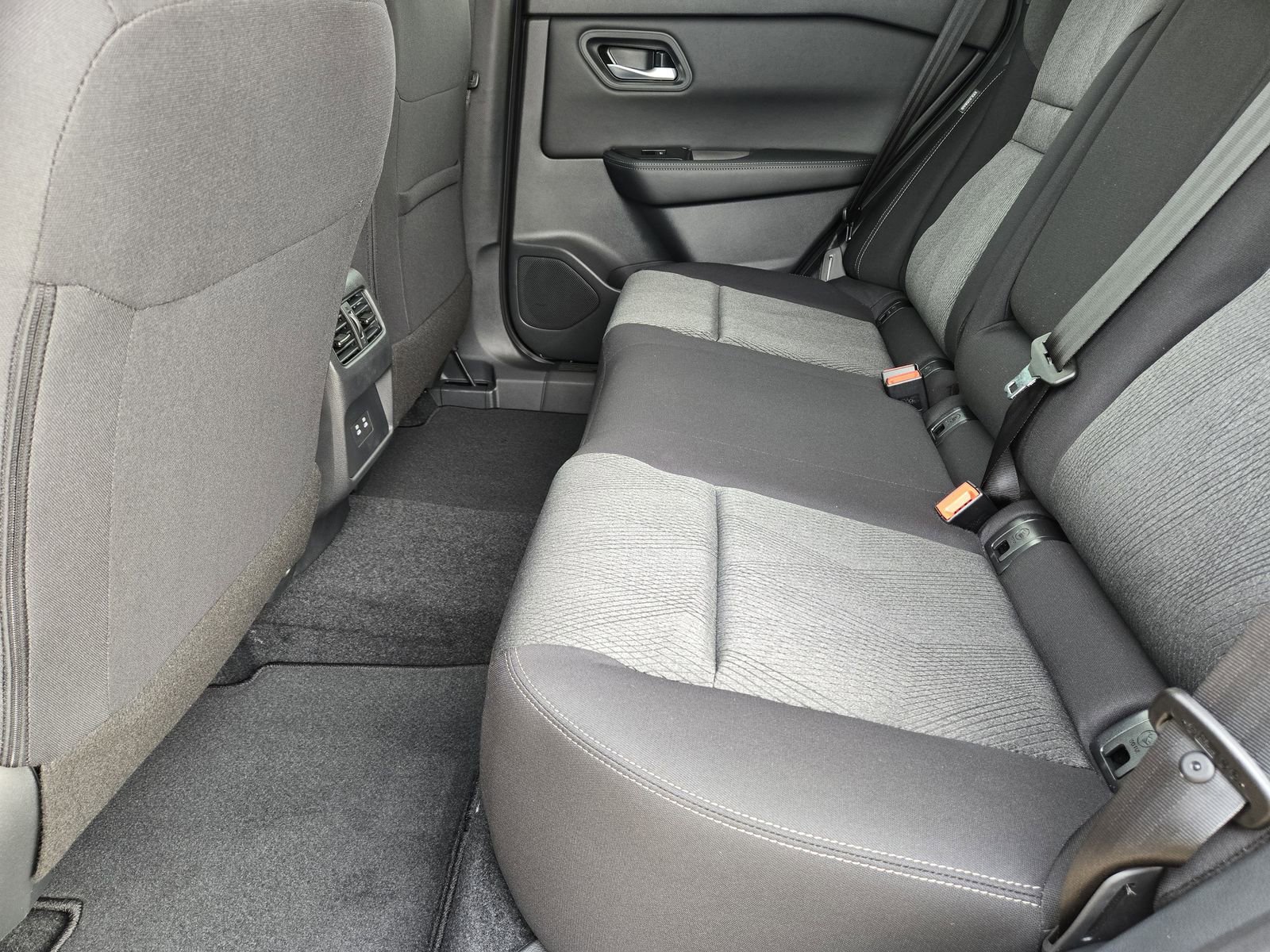 New 2026 Nissan Rogue SV image 24