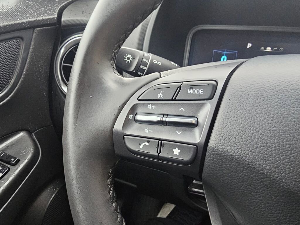 Used 2023 Hyundai Kona Limited image 23