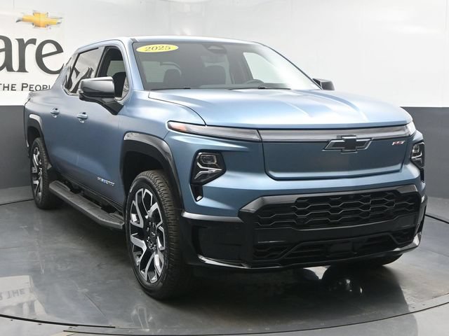 Used 2025 Chevrolet Silverado EV RST AWD/4WD image 45