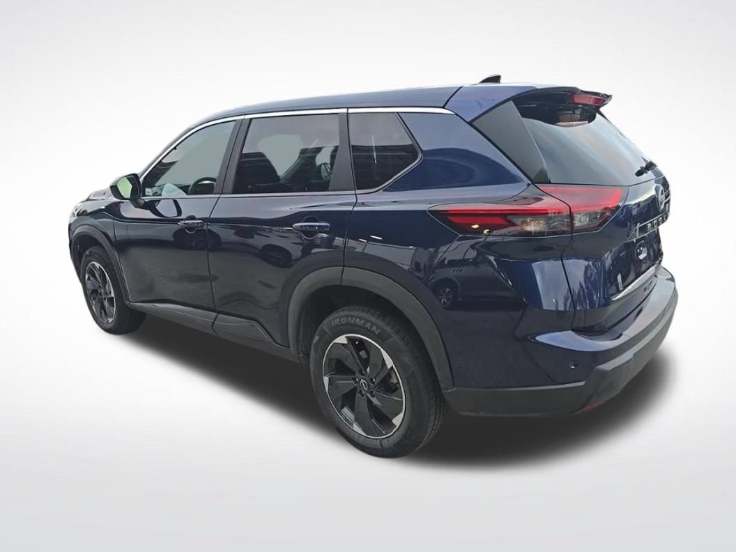 Used 2025 Nissan Rogue SV AWD/4WD image 4