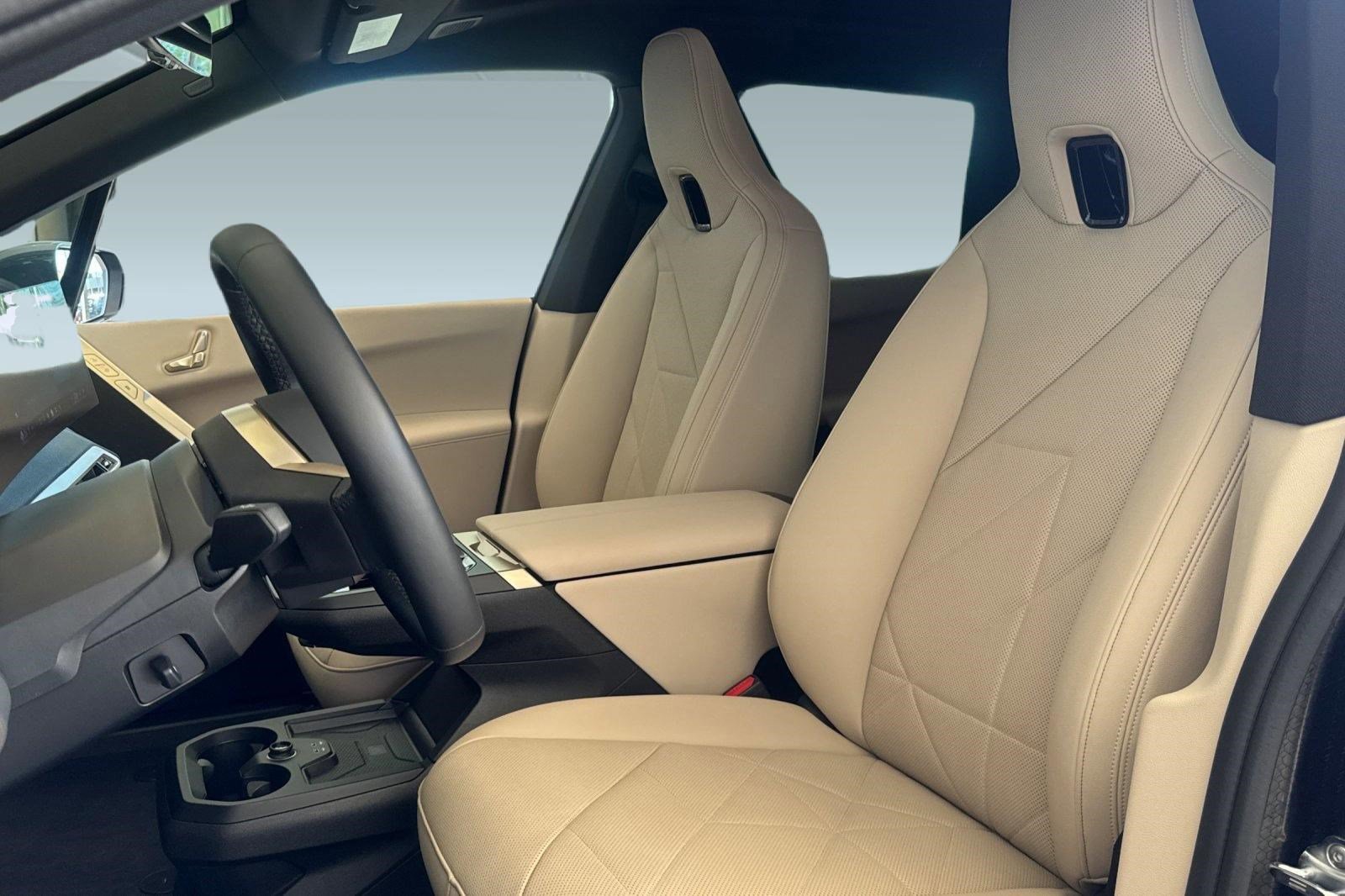 Used 2026 BMW iX xDrive45 image 5