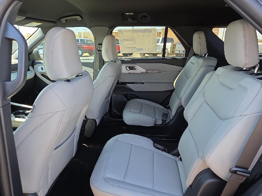 New 2027 Ford Explorer Active w/ Active Comfort Package RWD image 18