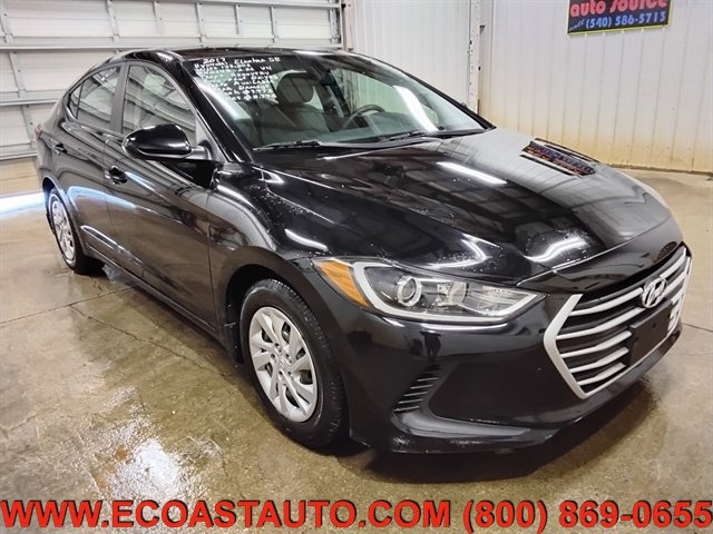 Used 2017 Hyundai Elantra SE image 1