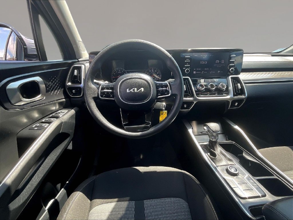 Used 2022 Kia Sorento LX FWD image 8