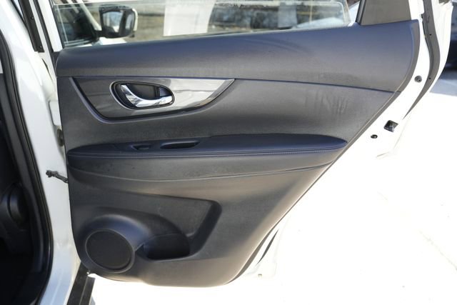 Used 2018 Nissan Rogue SV w/ Premium Package image 29