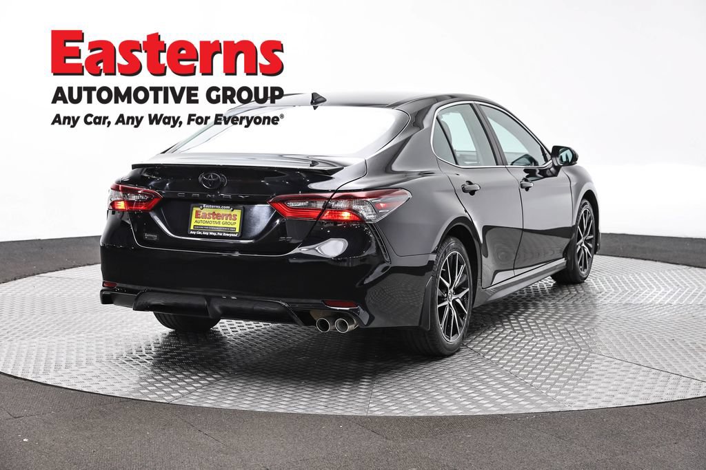Used 2024 Toyota Camry SE w/ Cold Weather Package FWD image 5