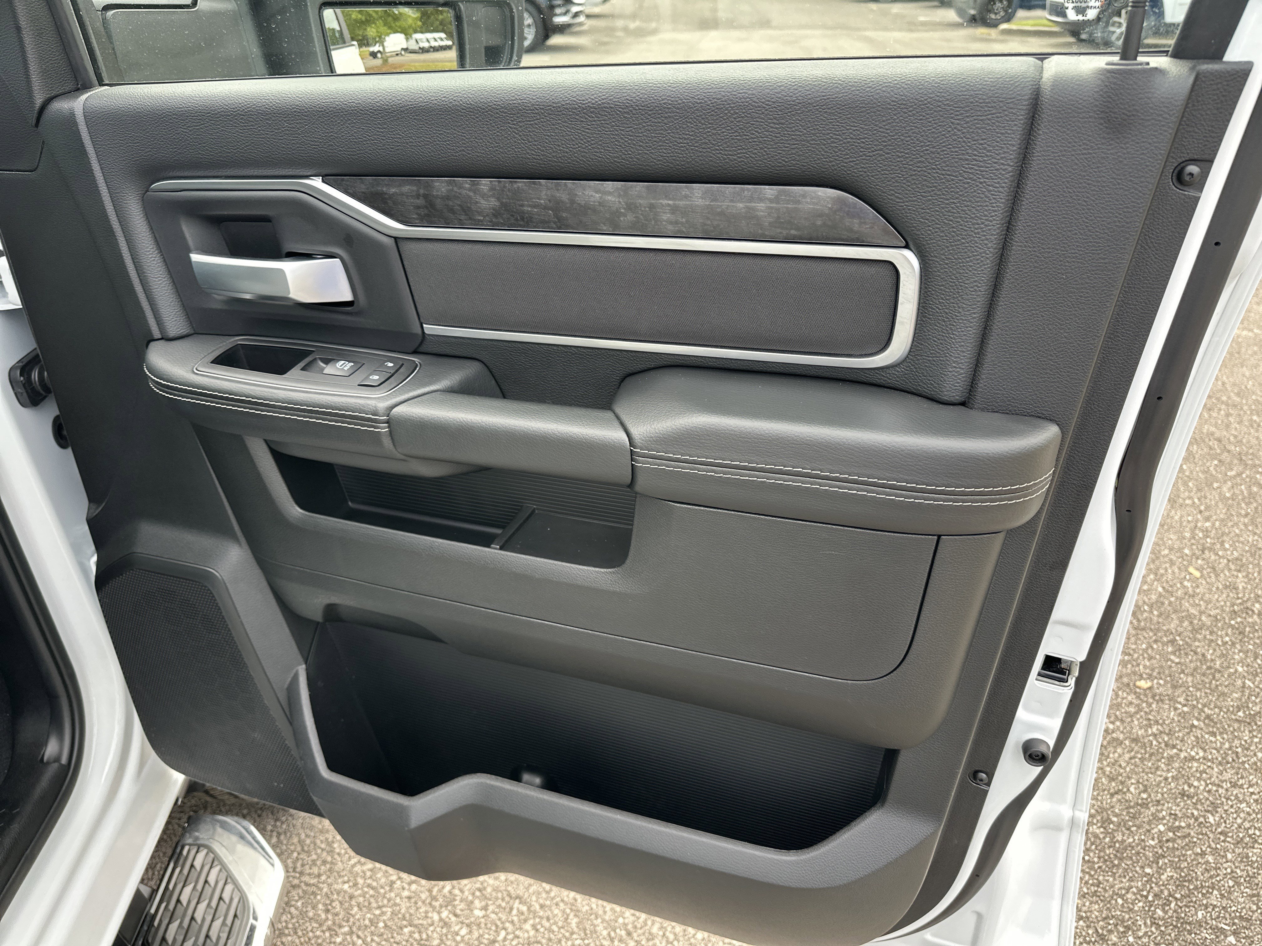 Used 2024 RAM 2500 Big Horn w/ Bed Utility Group image 15