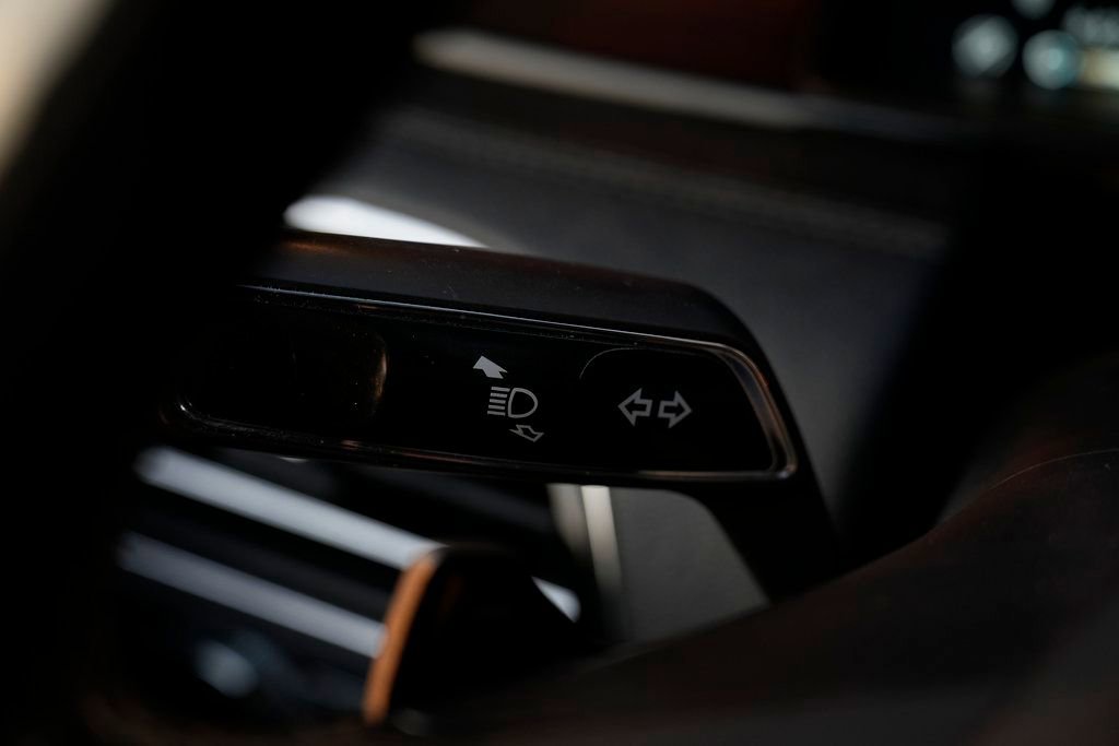 Used 2019 Lincoln Navigator Select image 56