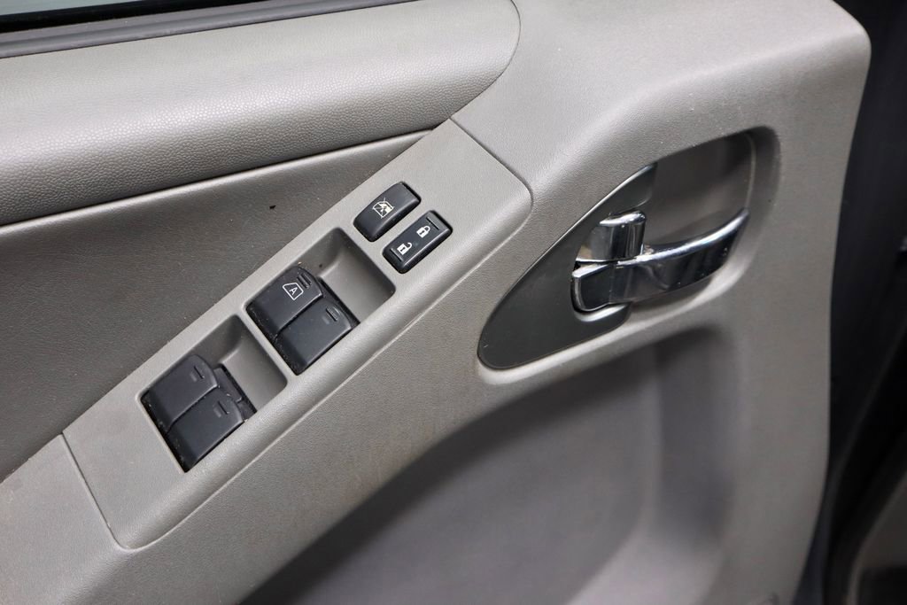 Used 2011 Nissan Frontier SL image 23