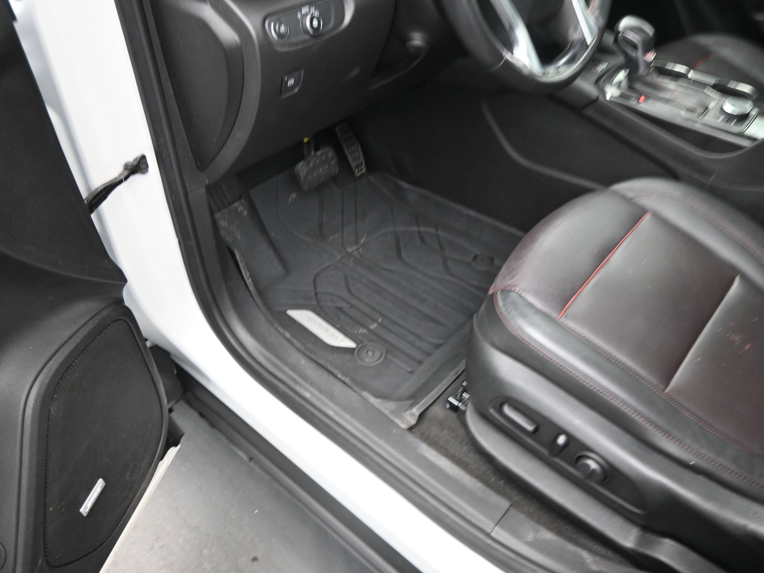 Used 2020 Chevrolet Blazer RS image 11