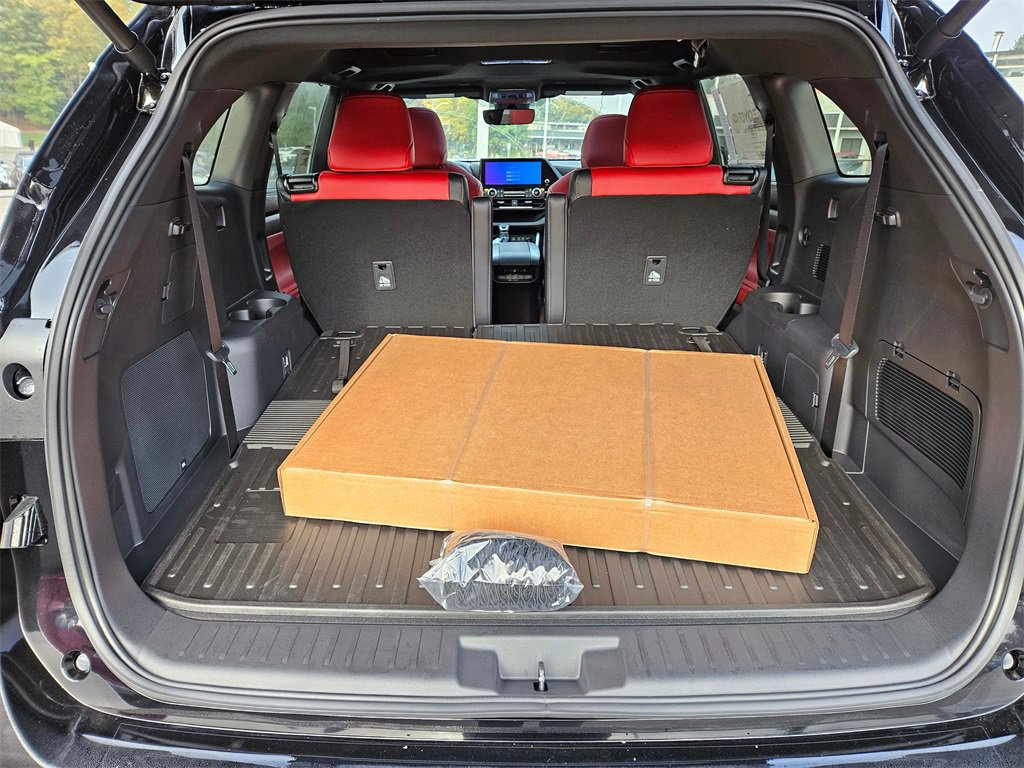 New 2025 Toyota Highlander XSE image 11