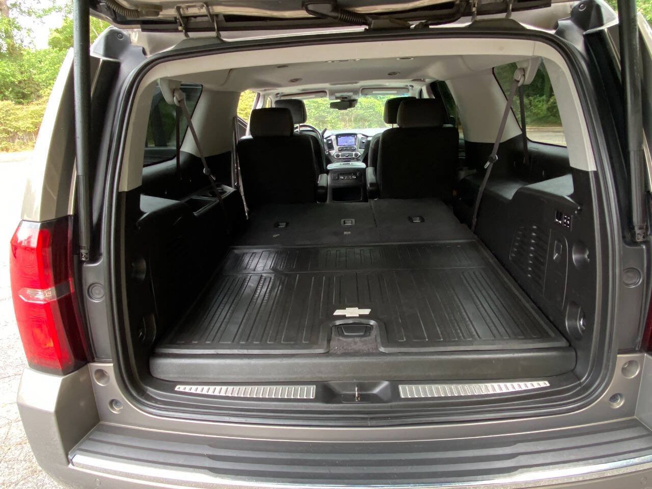 Used 2017 Chevrolet Suburban Premier RWD image 59
