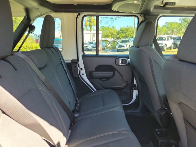 Used 2025 Jeep Wrangler Sport image 29