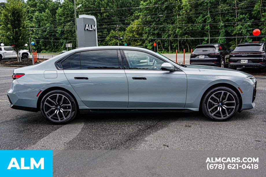 Used 2024 BMW 760i xDrive w/ Premium Package AWD/4WD image 9