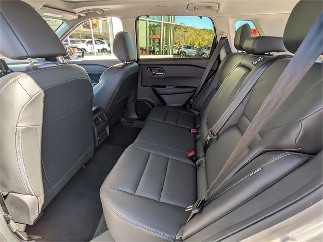 Used 2023 Nissan Rogue SL w/ SL Premium Package image 21