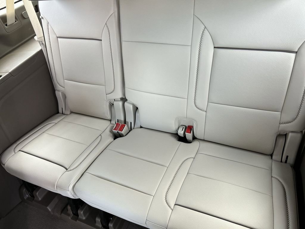 New 2026 GMC Yukon XL Denali w/ Sun & Power Step Package image 36