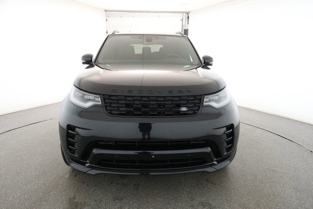 Used 2024 Land Rover Discovery Dynamic SE image 2