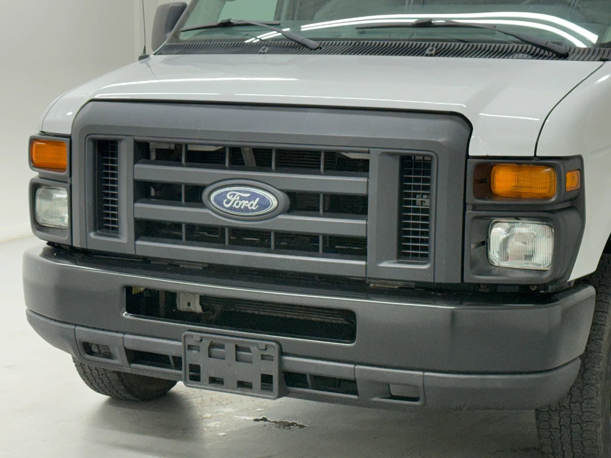 Used 2011 Ford E-150 and Econoline 150 w/ Commercial Cargo Van Pkg RWD image 36