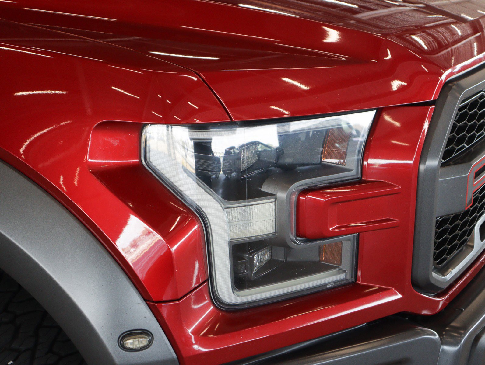 Used 2019 Ford F150 Raptor w/ Equipment Group 802A Luxury image 23