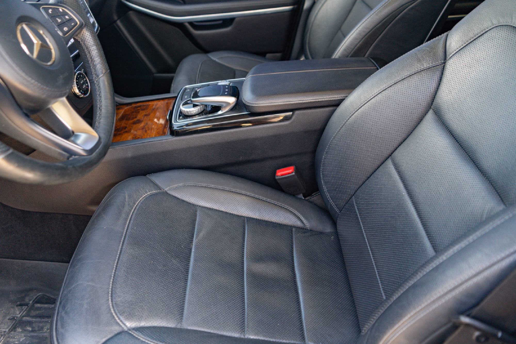 Used 2017 Mercedes-Benz GLS 550 4MATIC image 9