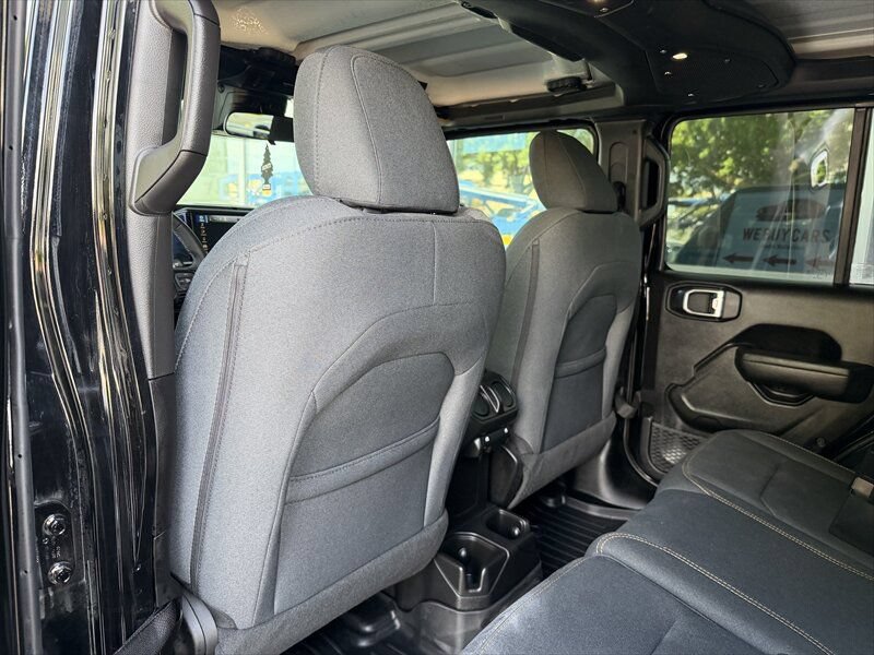 Used 2026 Jeep Wrangler Unlimited Sport AWD/4WD image 13