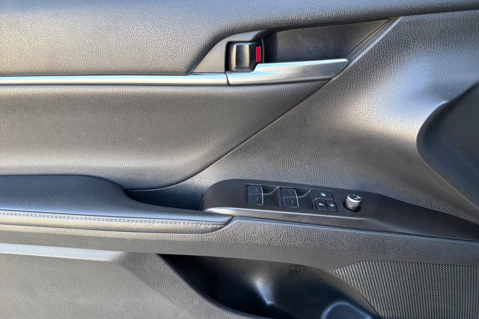 Used 2024 Toyota Camry XSE w/ Navigation Package FWD image 13