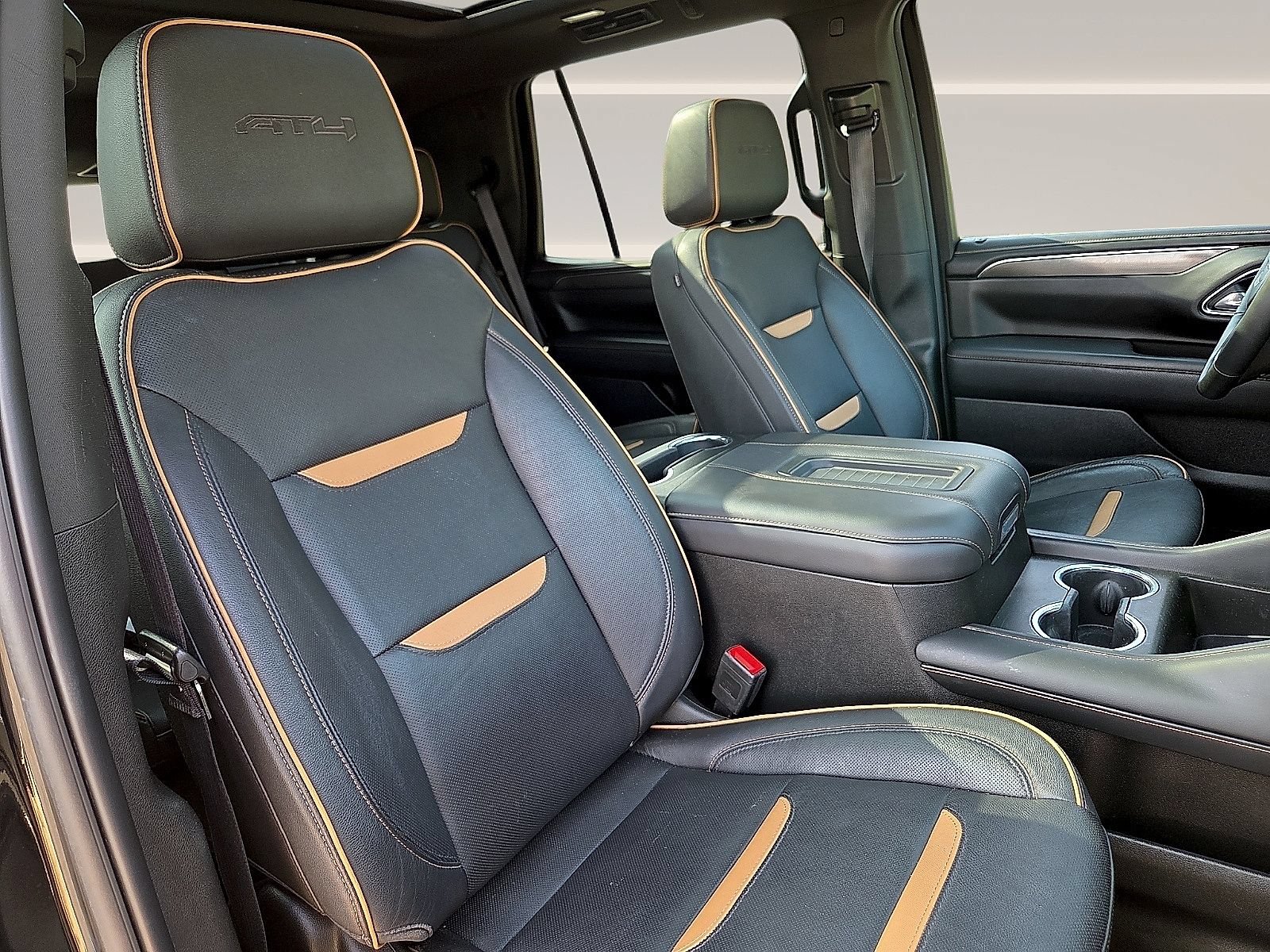 Used 2023 GMC Yukon AT4 AWD/4WD image 13