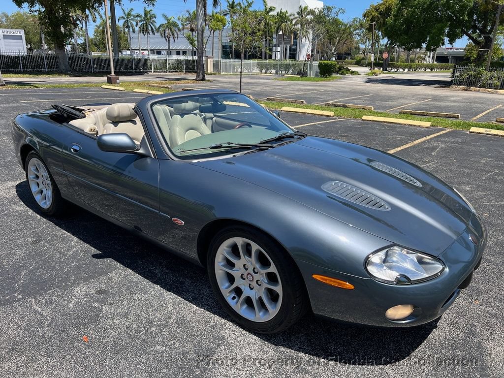 Used 2001 Jaguar XKR Convertible RWD image 2