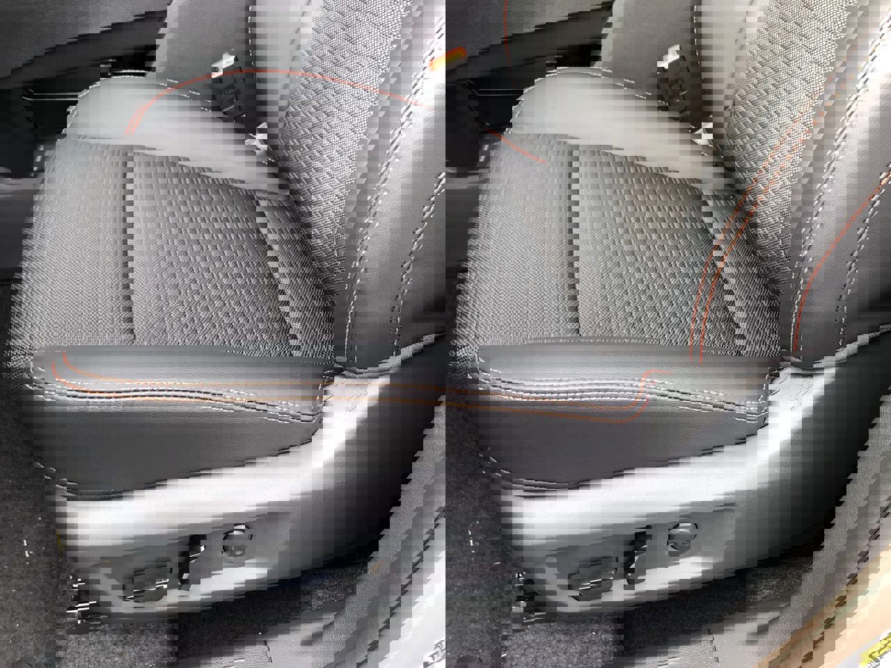 New 2026 Nissan Rogue Rock Creek image 23