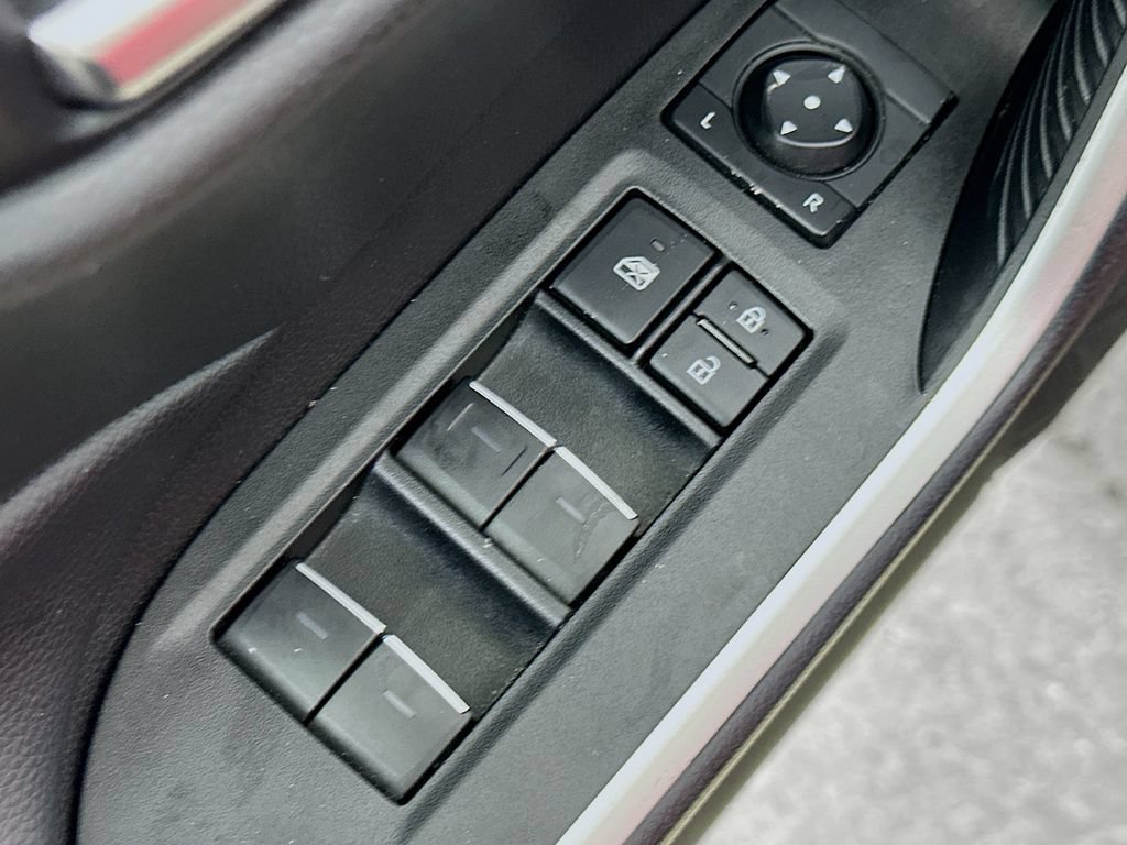 Used 2025 Toyota RAV4 XLE FWD image 20