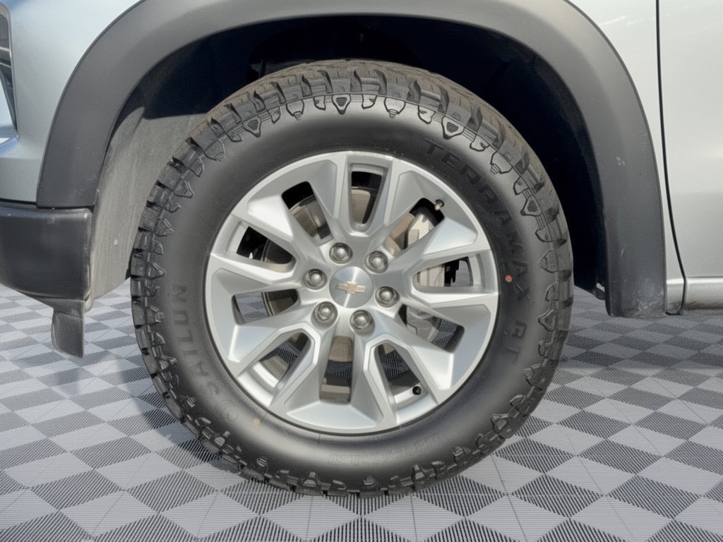 Used 2023 Chevrolet Silverado 1500 Custom RWD image 13
