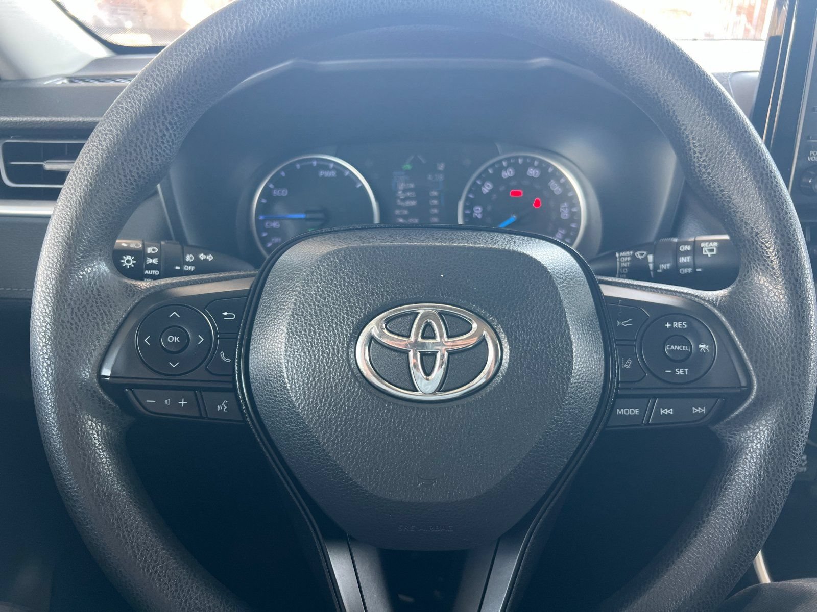 Used 2020 Toyota RAV4 XLE w/ All Weather Liner Package AWD/4WD image 22
