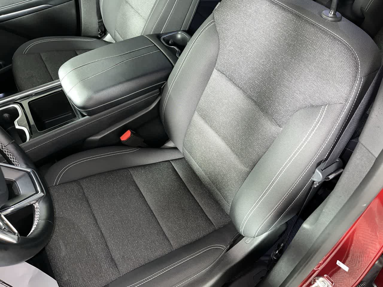 Used 2025 Chevrolet Traverse LT w/ Midnight/Sport Edition FWD image 15