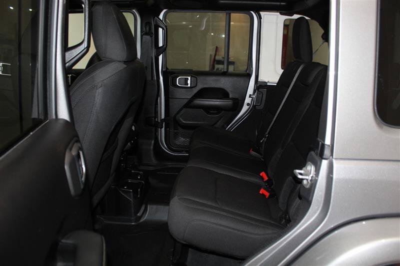 Used 2019 Jeep Wrangler Unlimited Sahara AWD/4WD image 27