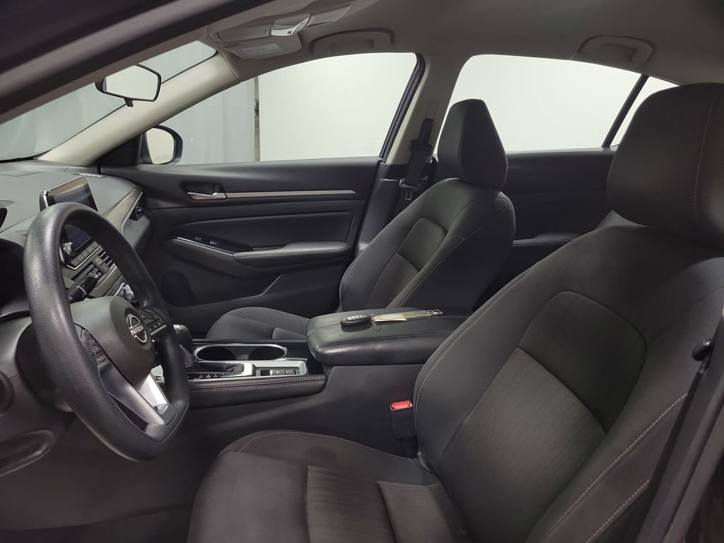 Used 2023 Nissan Altima 2.5 SV AWD/4WD image 14