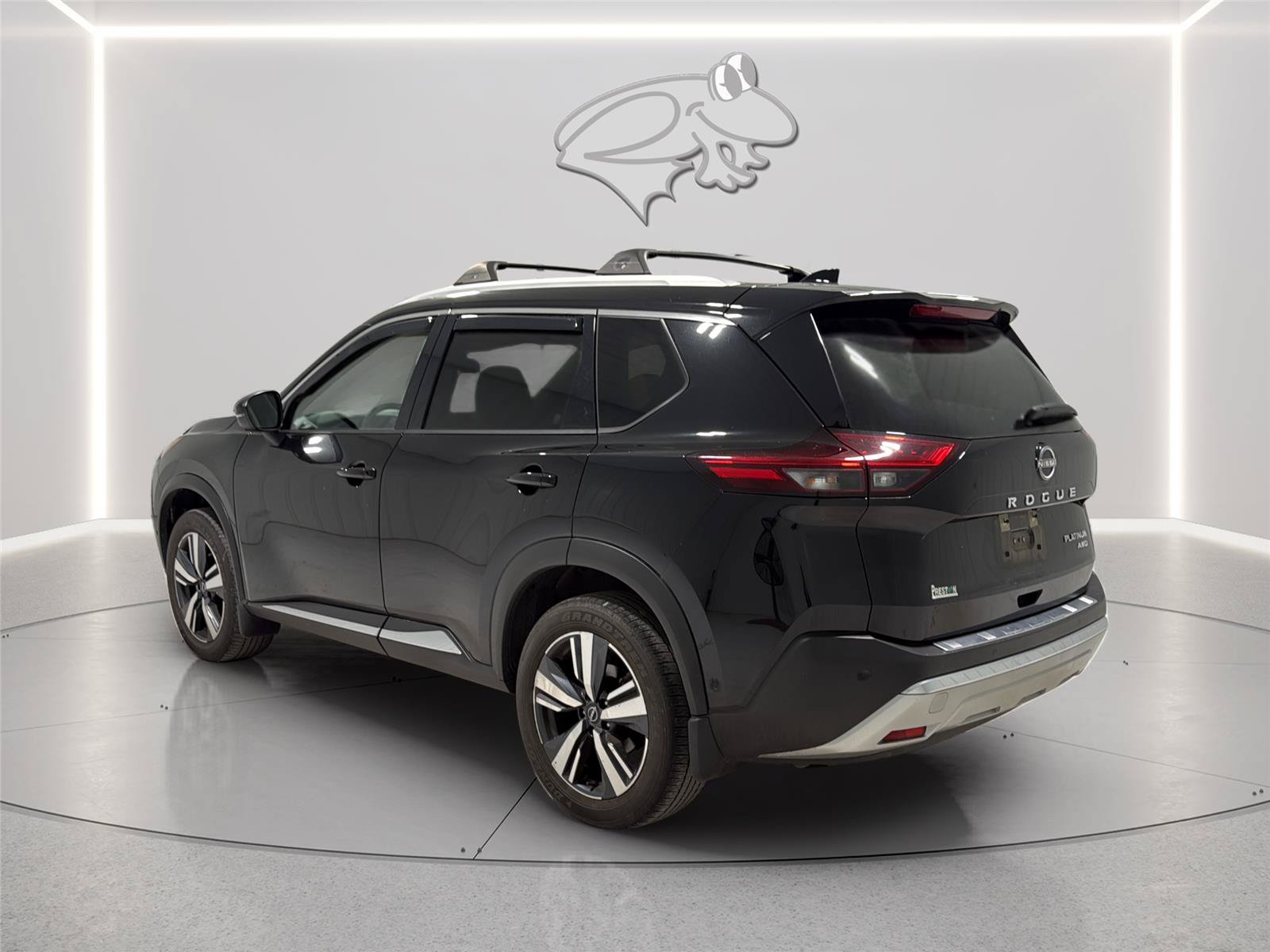 Used 2023 Nissan Rogue Platinum AWD/4WD image 3