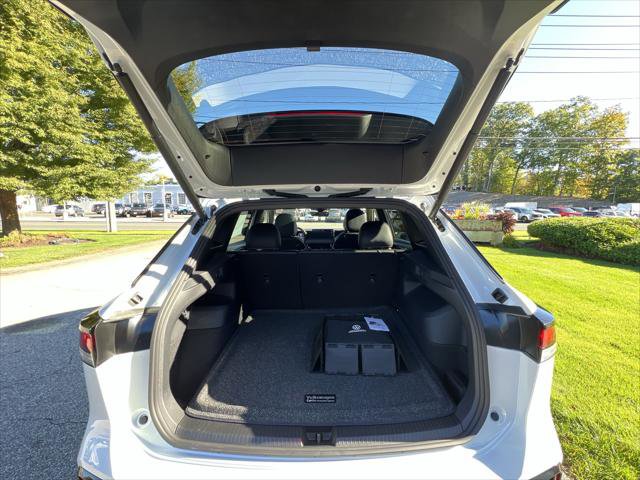 New 2025 Volkswagen Tiguan SE R-Line image 23