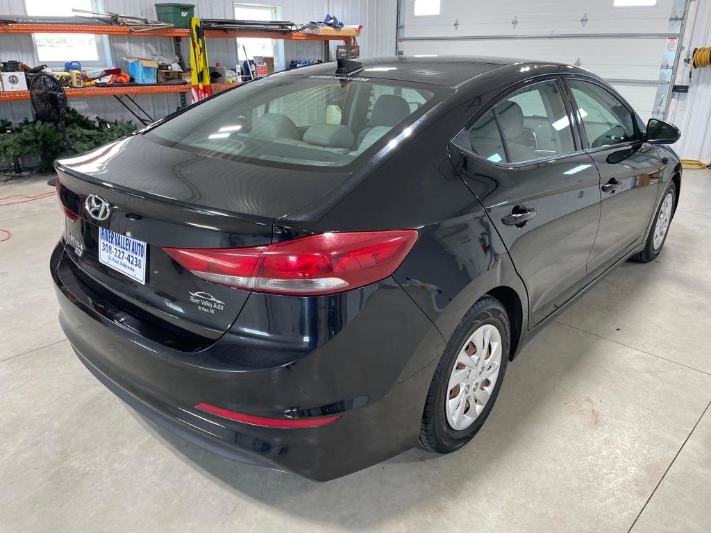 Used 2017 Hyundai Elantra SE FWD image 7