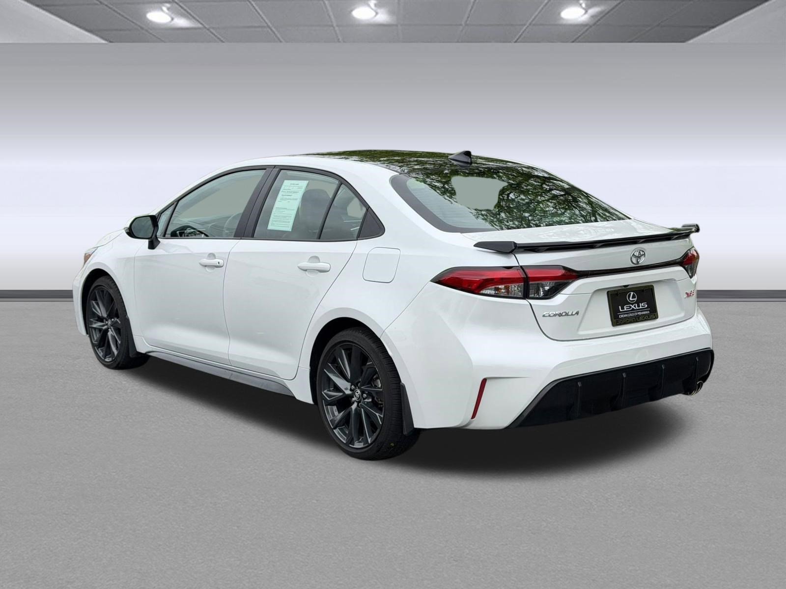 Used 2025 Toyota Corolla XSE FWD image 3