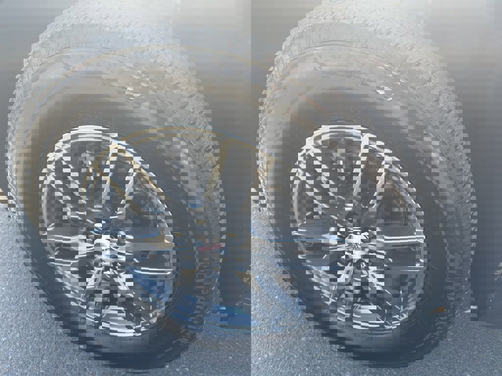 Used 2025 GMC Acadia Elevation image 12