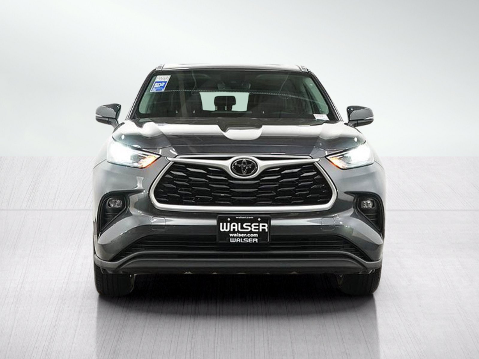 Used 2025 Toyota Highlander XLE AWD/4WD image 8
