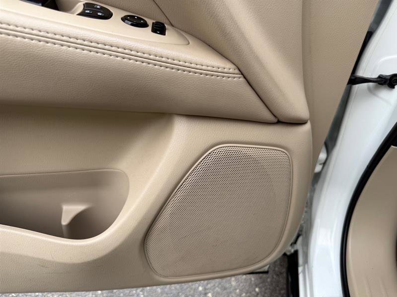 Used 2014 Nissan Pathfinder SL w/ Cargo Package image 28