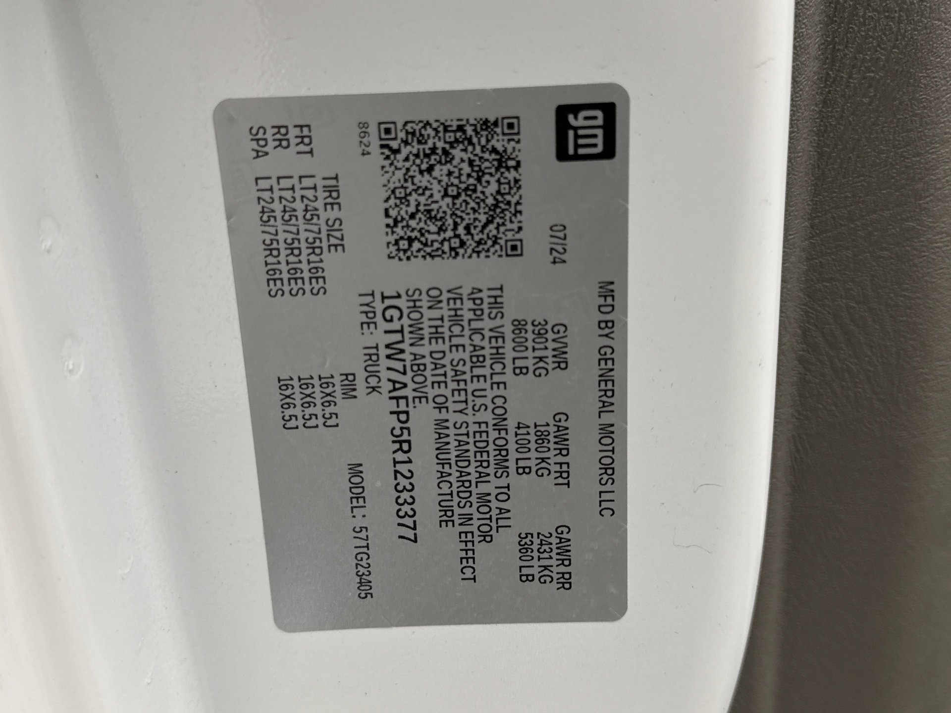 Used 2024 GMC Savana 2500 w/ Driver Convenience Package image 11