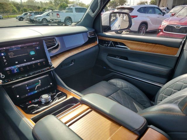 Used 2022 Jeep Grand Wagoneer Series III w/ Flexible Seating Group image 23