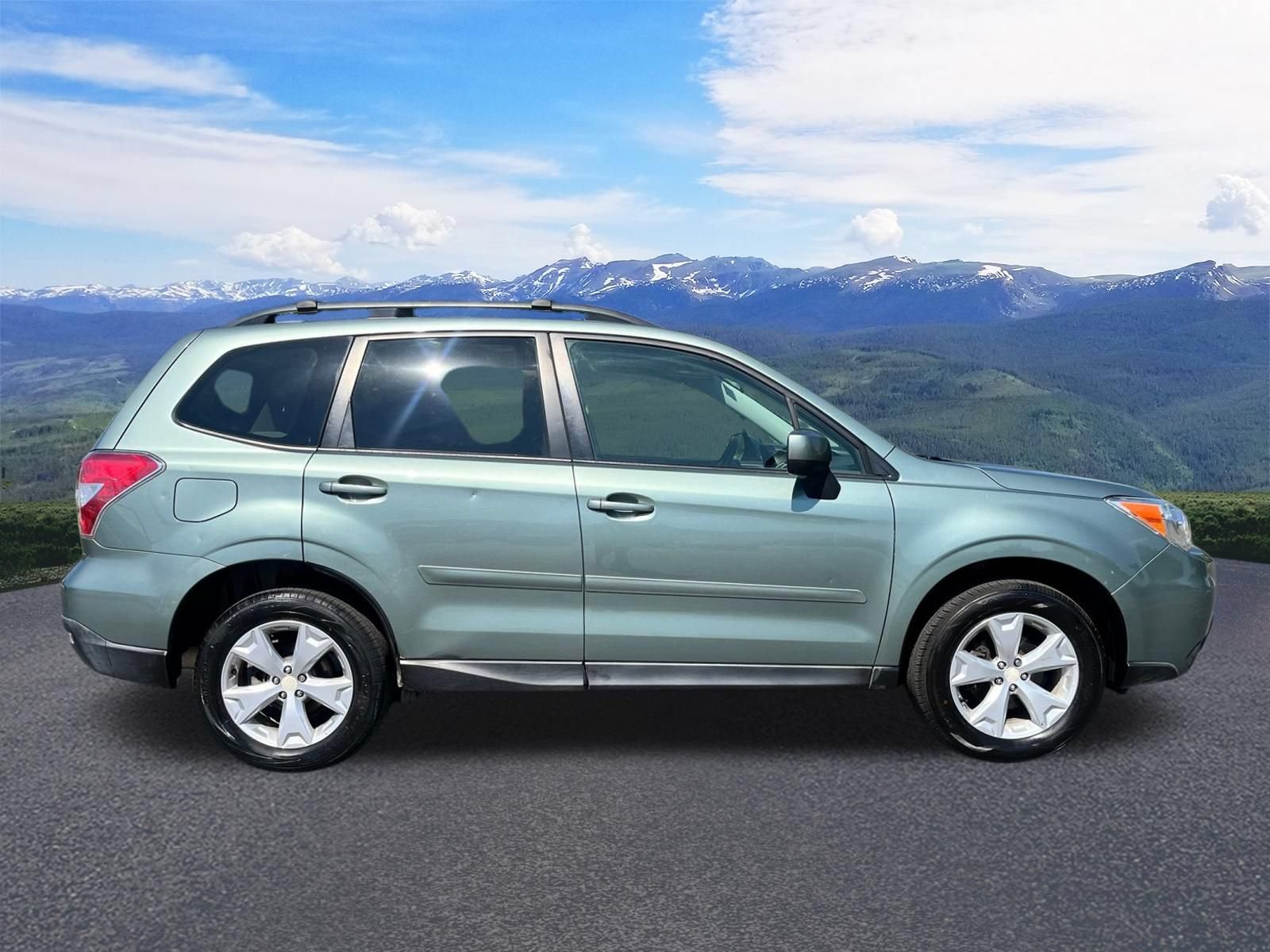 Used 2016 Subaru Forester 2.5i Premium w/ All-Weather Package AWD/4WD image 6
