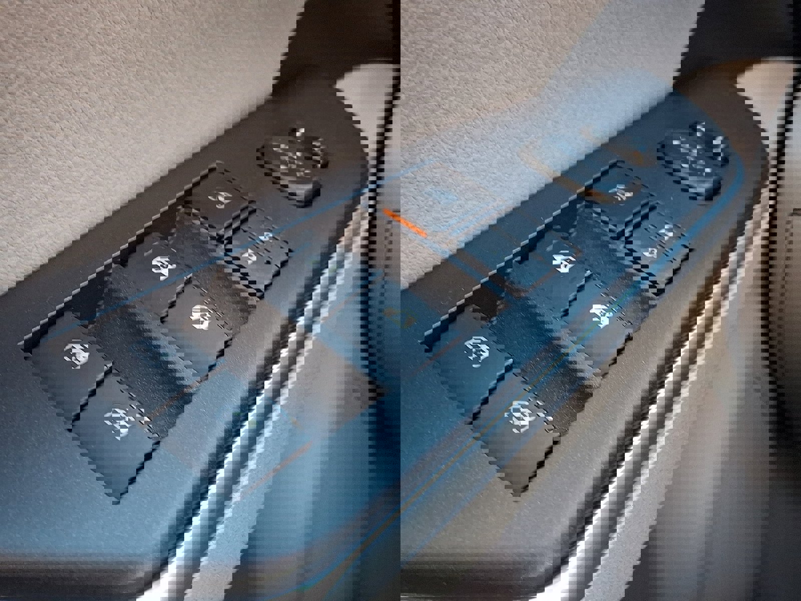 Used 2015 Toyota Camry LE image 24