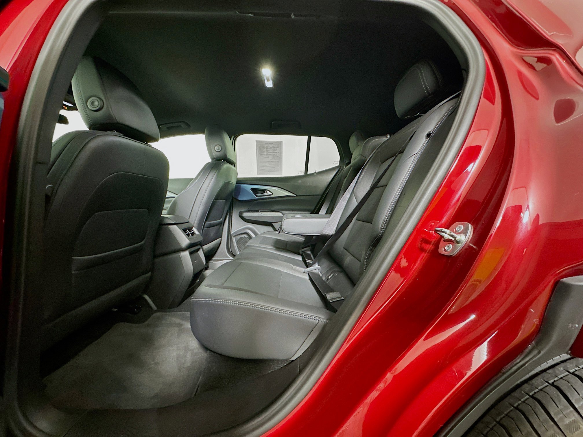 Used 2025 Chevrolet Equinox EV LT w/ Convenience Package FWD image 28