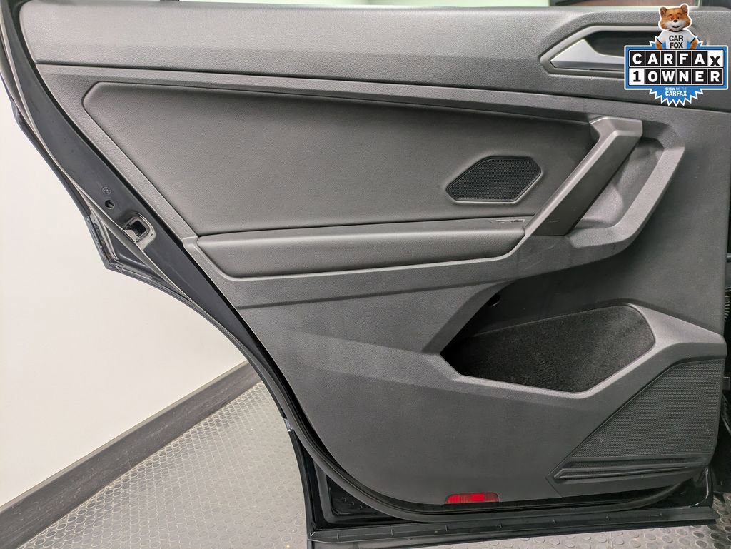 Used 2021 Volkswagen Tiguan SE w/ Panoramic Sunroof Package AWD/4WD image 23